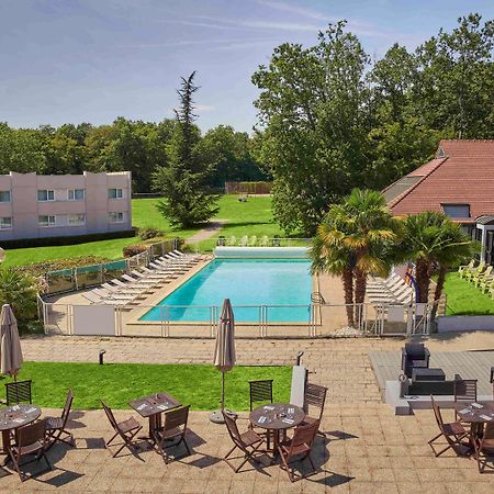 Novotel Fontainebleau Ury Exteriör bild
