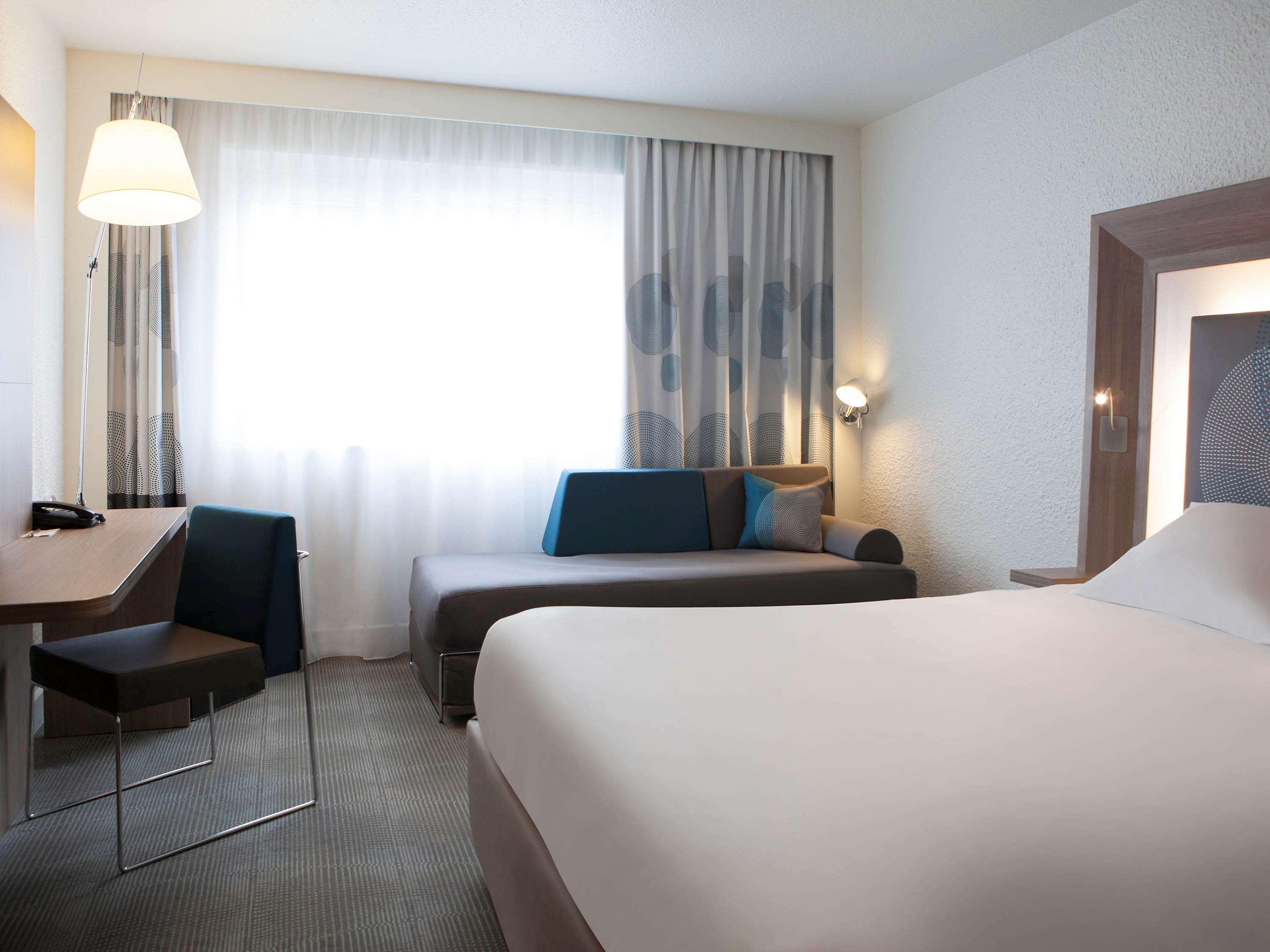 Novotel Fontainebleau Ury Exteriör bild