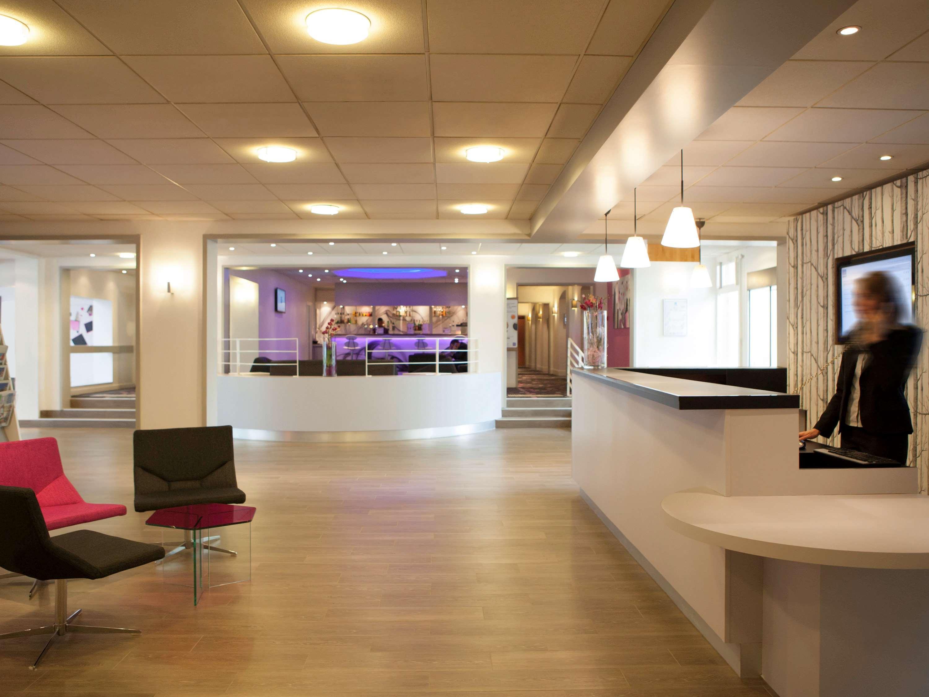 Novotel Fontainebleau Ury Exteriör bild